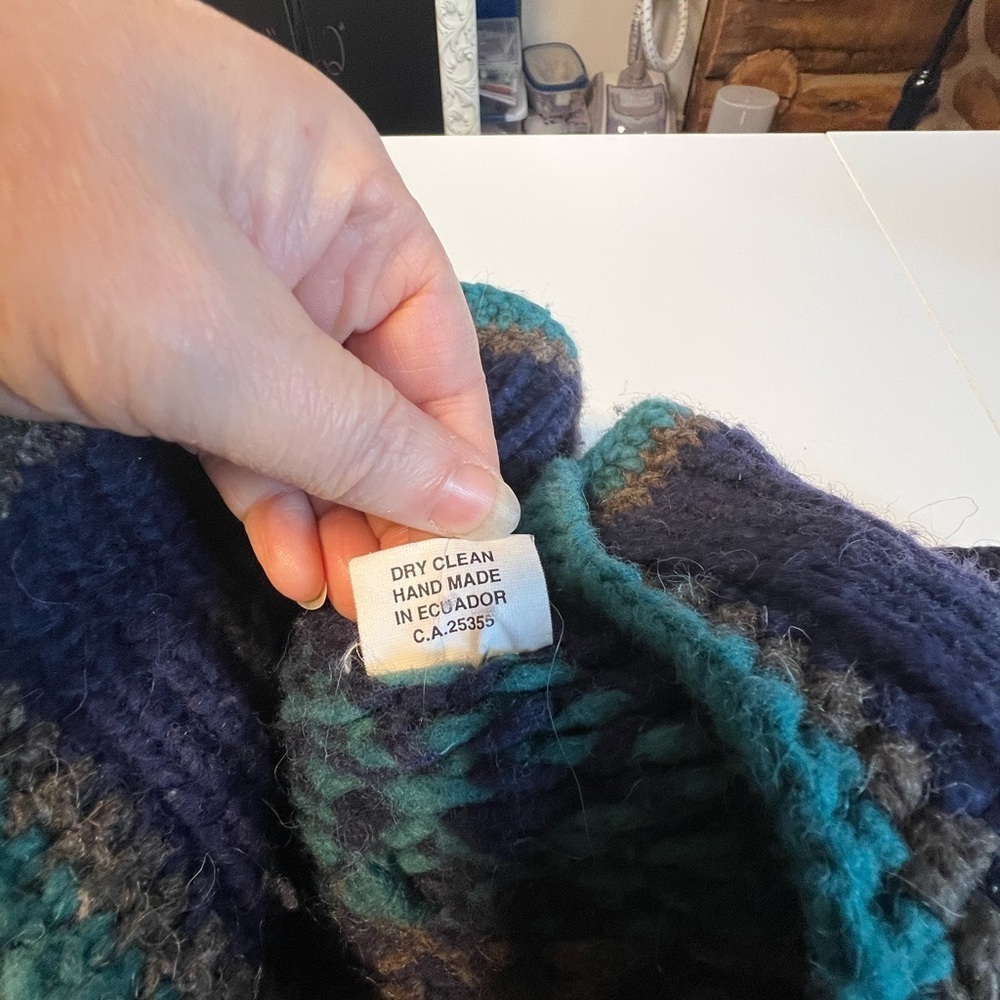 Caravan 1990s Navy and Teal Patterned hand made Turtleneck Sweater free size. - Picture 4 of 7